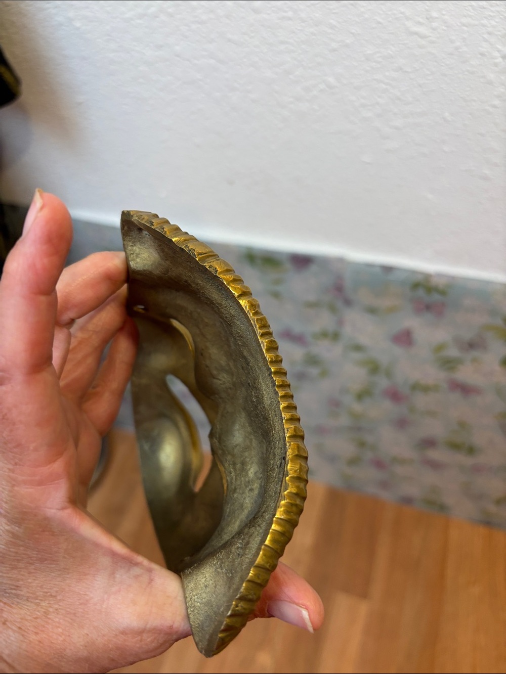 Vintage Brass Comedy and Tragedy Theater Masks - Wall Decor. - Picture 15 of 17